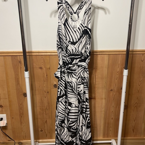 Julia Jordan Palm Print Jumpsuit - Picture 3 of 10